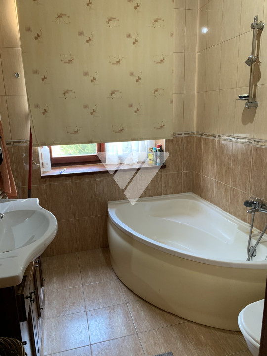 Apartament 2 camere 82 mp etaj 2 pod si pivnita - Piata Mare Sibiu