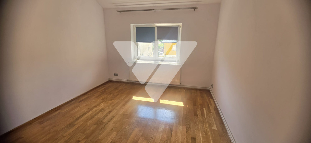 Apartament 2 camere etaj 3 bloc cu acoperis Cisnadie, Sibiu