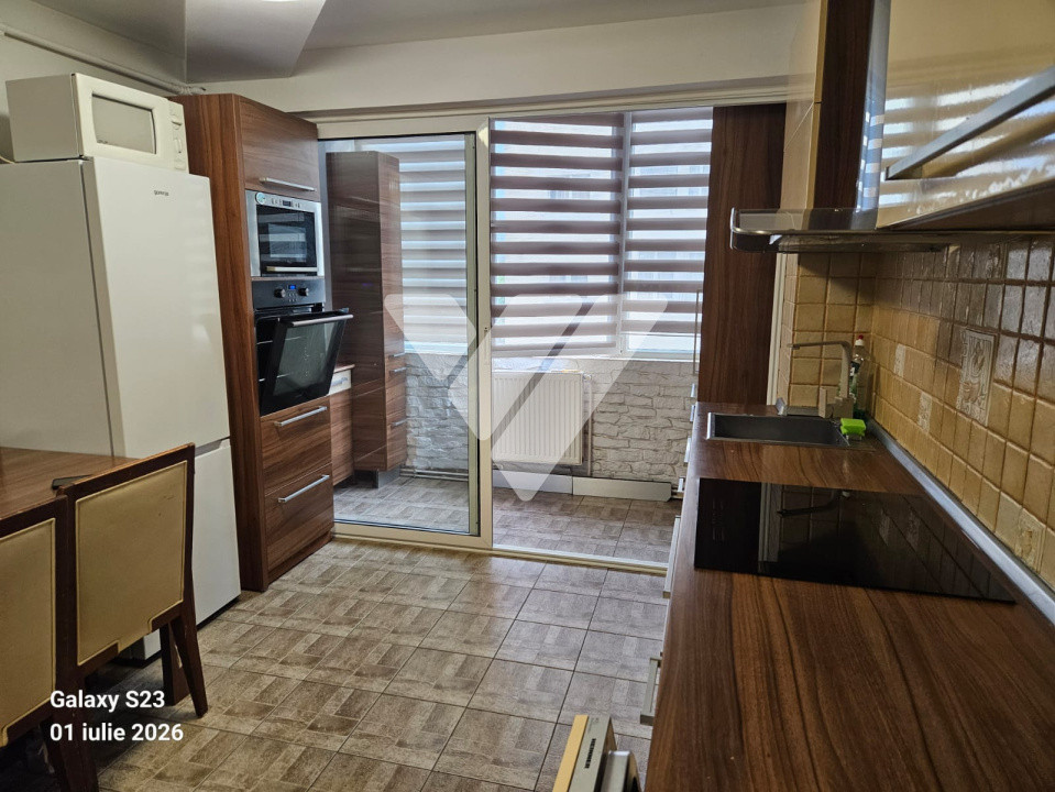 Apartament 3 camere de inchiriat 70 mp etaj 1 lift zona Vasile Aaron