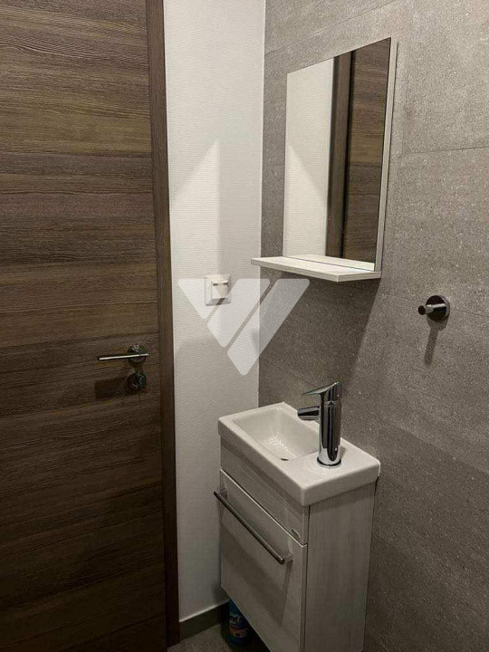 Apartament 3 camere decomandat 80 mp  Etaj 1  zona centrala Sibiu
