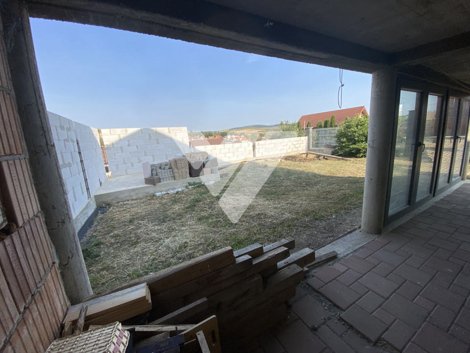 Casă individuală de vânzare în Șura Mare – 4 camere, 140mp utili, teren 344 mp