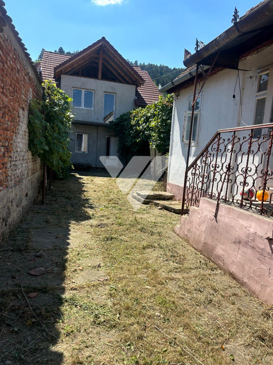 Casa individuala, 2 corpuri cladire si teren 760 mp - Saliste Sibiu