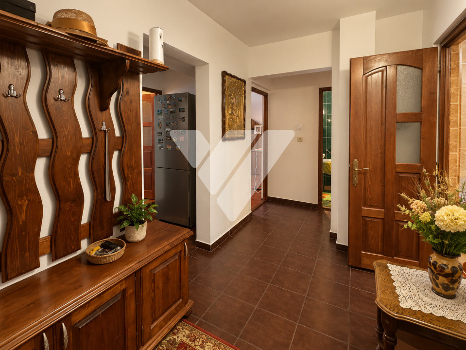 Apartament 3 camere decomandat 72mp mobilat pivnita Vasile Aaron Sibiu