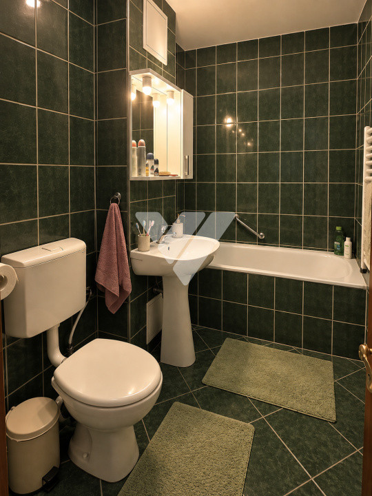 Apartament 3 camere decomandat 72mp mobilat pivnita Vasile Aaron Sibiu