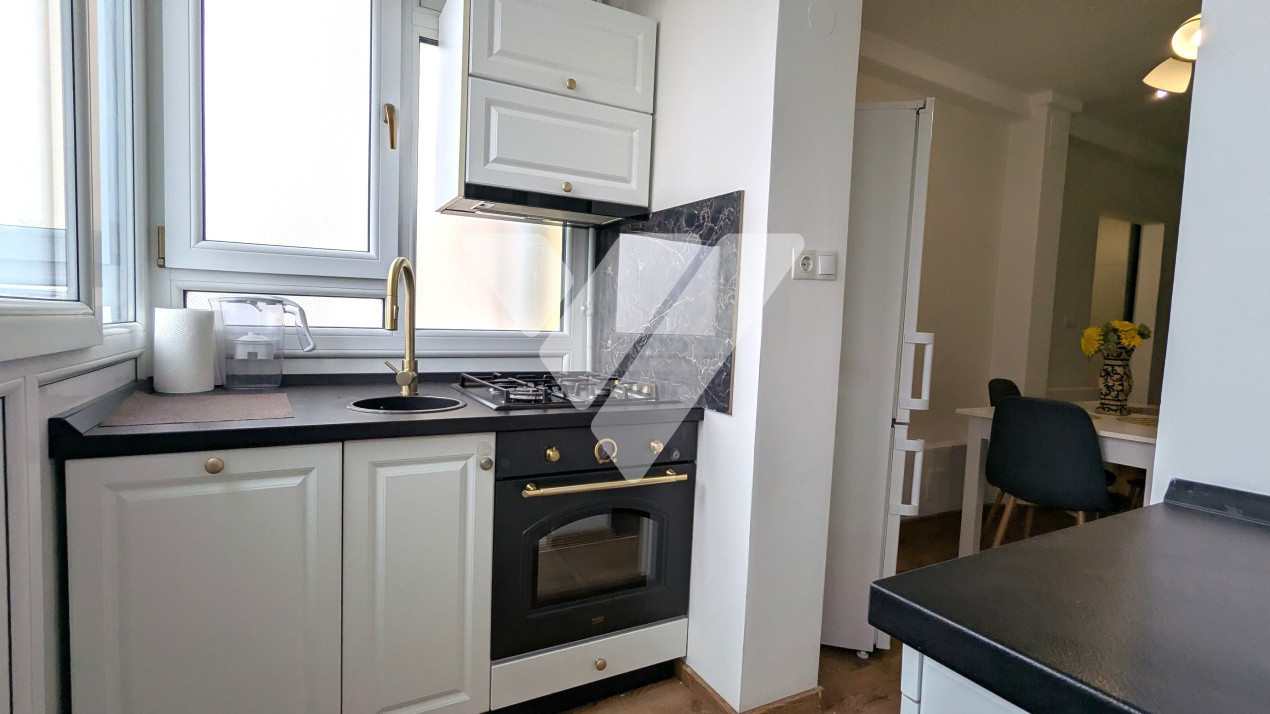 Apartament 3 camere, decomandat, proaspăt renovat la prima închiriere - Central 