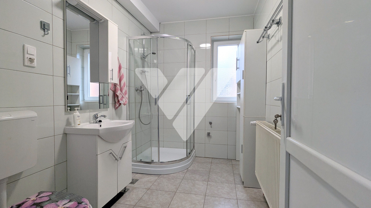 Apartament 2 camere, spațios și modern într-un bloc cu 1 etaj, zona Lazaret