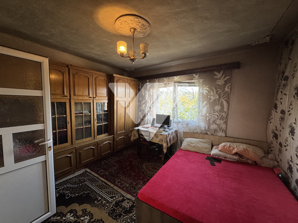 Casa individuala 5 camere cu teren 371 mp zona centrala Sadu Sibiu