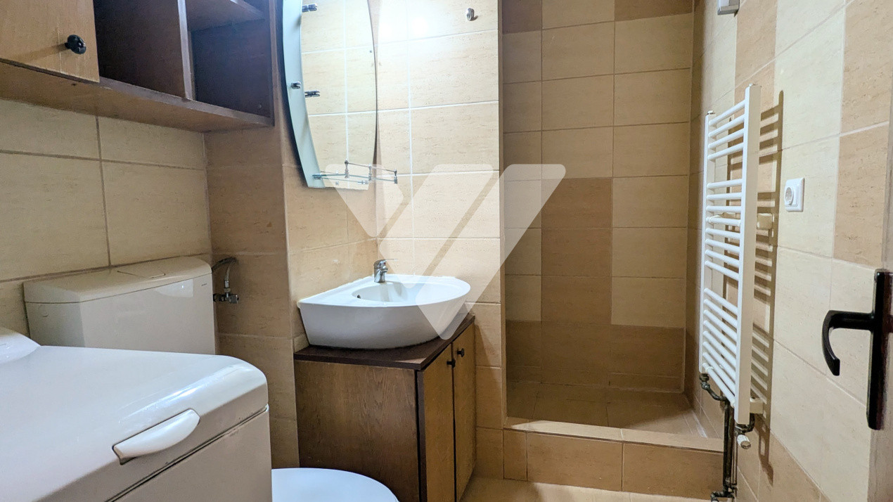 Apartament 2 camere, decomandat, predare imediată - Mihai Viteazul  