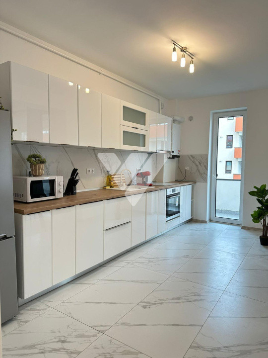 Apartament 3 camere, 100 mp, mobilat, de închiriat, zonă centrală