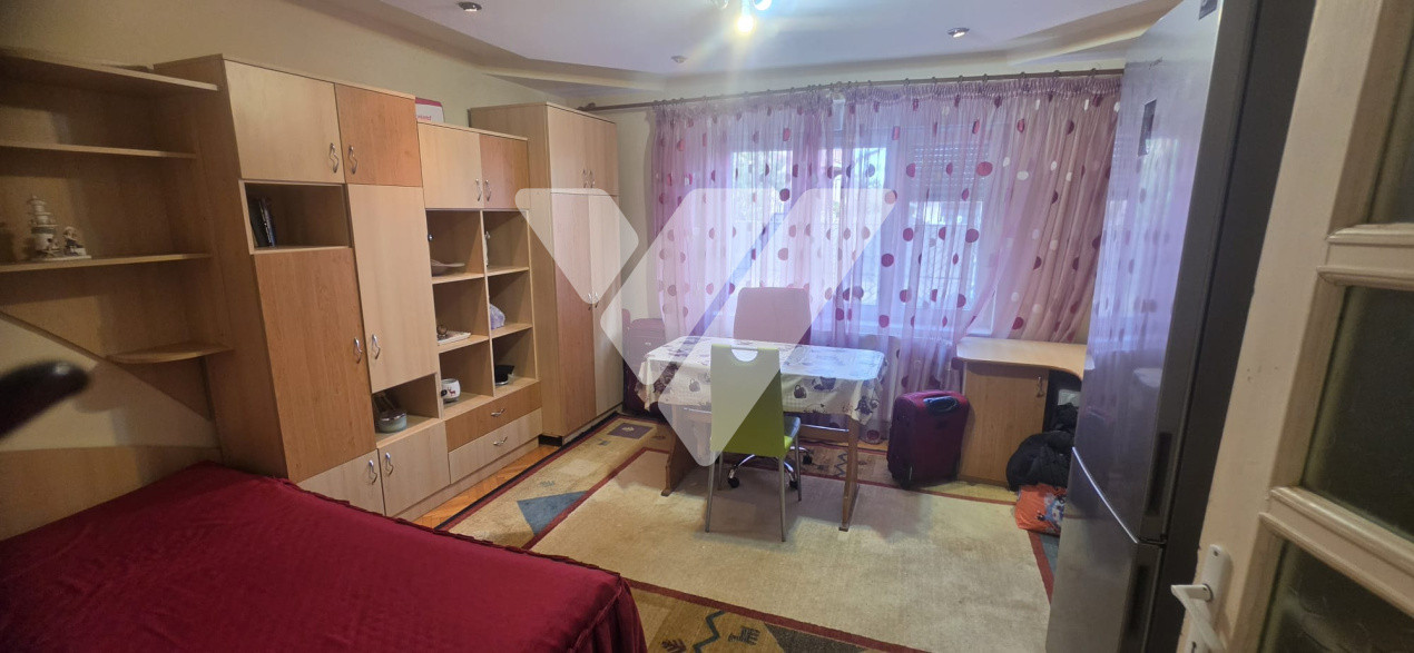 Casă spațioasă cu 2 intrări separate, garaj și curte de 650 mp, SIBIU