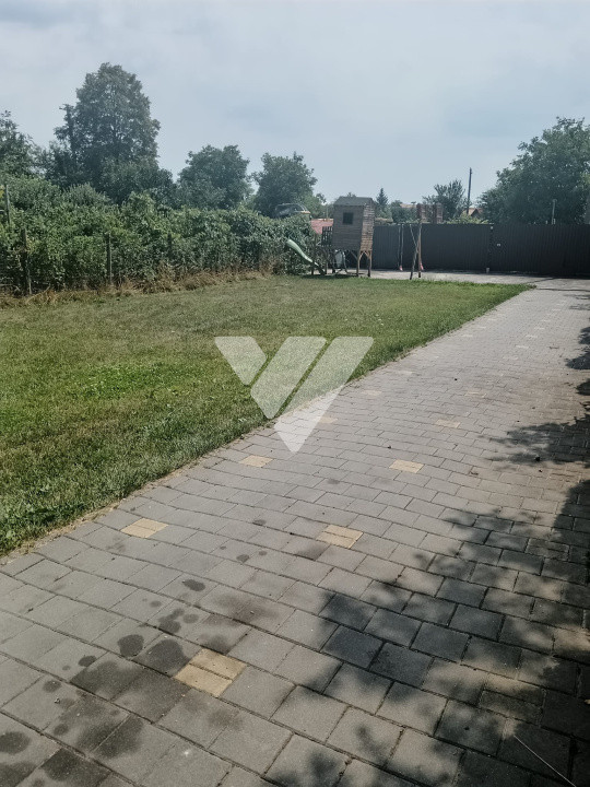 Casă spațioasă cu 2 intrări separate, garaj și curte de 650 mp, SIBIU