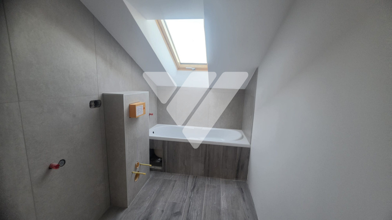 Mansarda 4 camere, 113,6 mp, parcare inclusa, Cristian, Sibiu