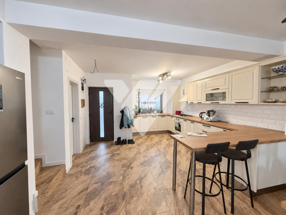 Casa duplex 4 camere mobilat, teren 254 mp Șura Mică Sibiu