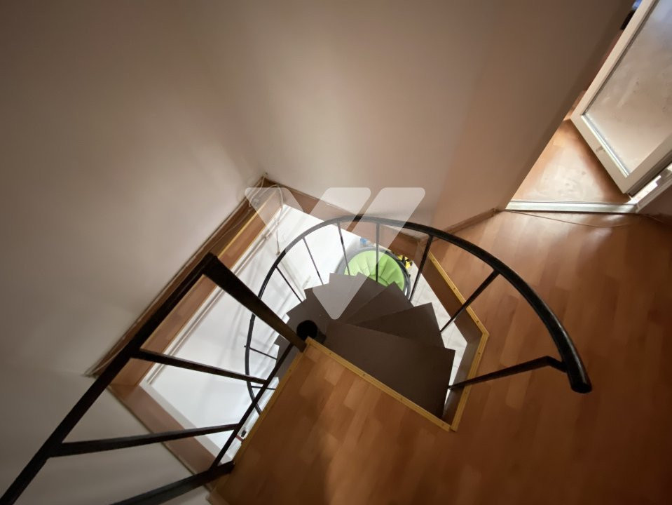 Apartament la mansarda de vanzare 3 camere balcon 62 mpu Rahova Sibiu