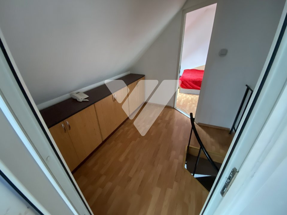 Apartament la mansarda de vanzare 3 camere balcon 62 mpu Rahova Sibiu