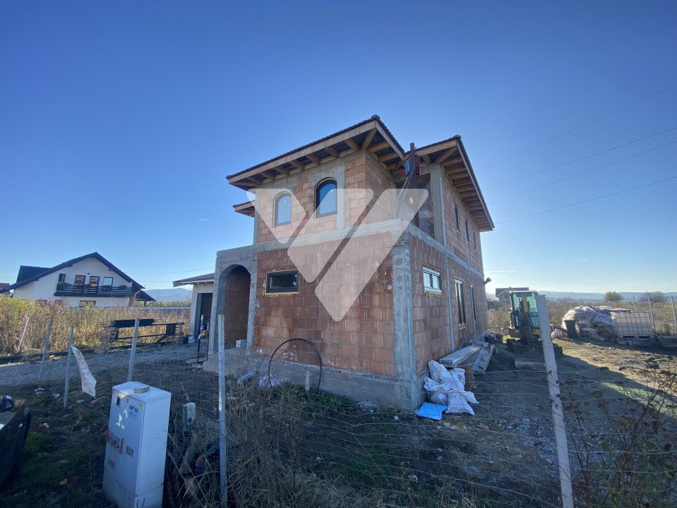 Casa individuala Arhitectura modernista pe 500mp teren Veterani Sibiu