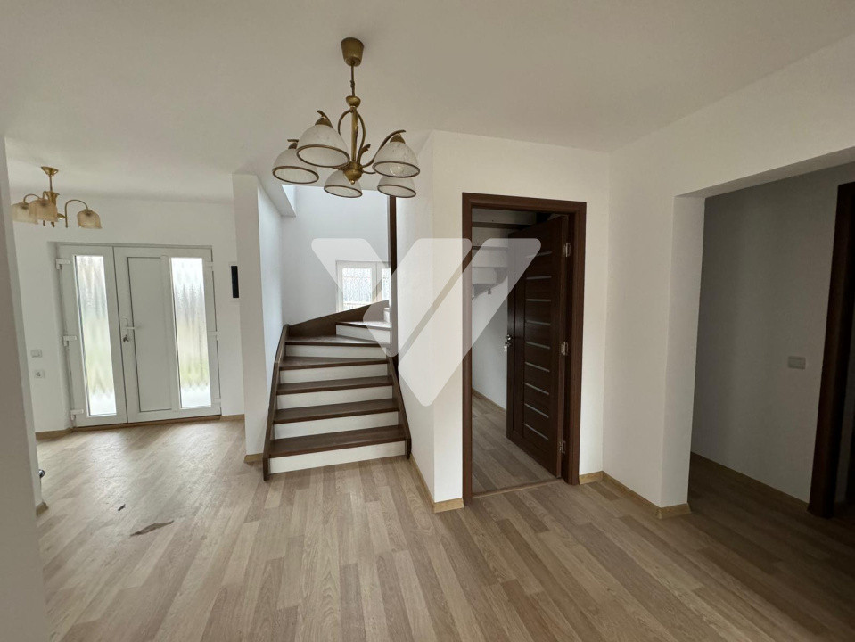Casa LA CHEIE 4 camere si teren 386 mp de vanzare in Cisnadie Sibiu