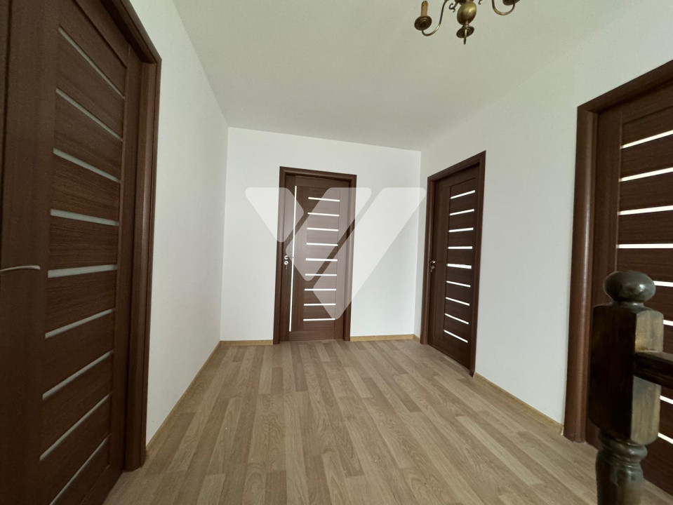 Casa LA CHEIE 4 camere si teren 386 mp de vanzare in Cisnadie Sibiu