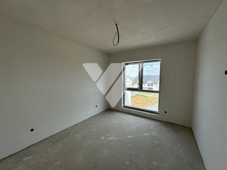 Casa duplex 4 camere cu pivnita si teren 300 mp - Calea Cisnadiei