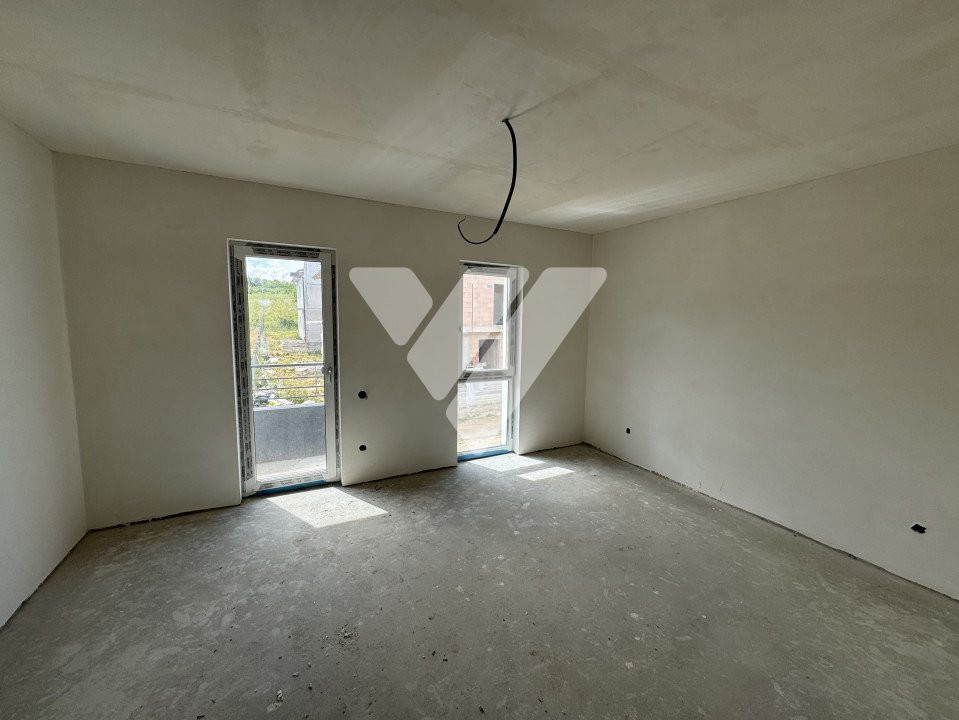 Casa duplex 4 camere cu pivnita si teren 300 mp - Calea Cisnadiei