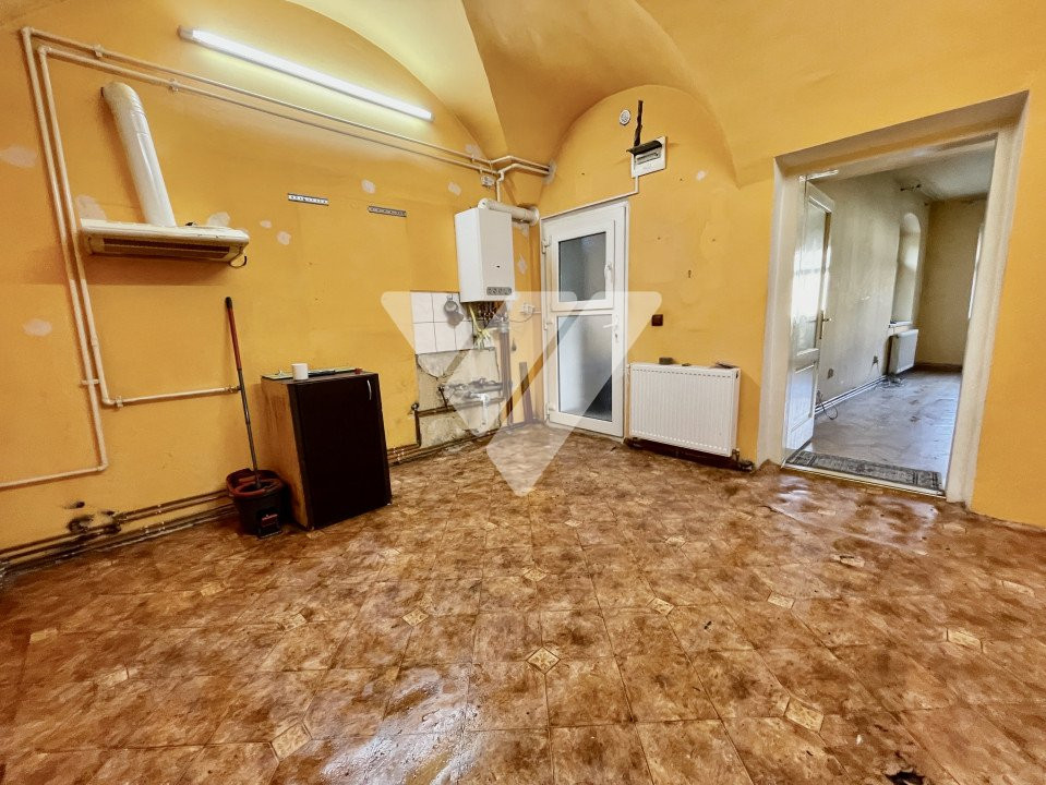 Spatiu Comercial - Apartament Rezidential - Central