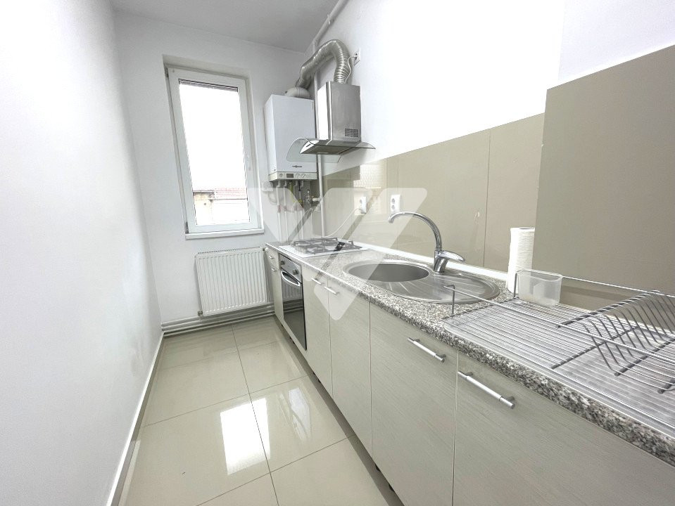 Apartament de Vanzare  2 Camere - Zona Cedonia