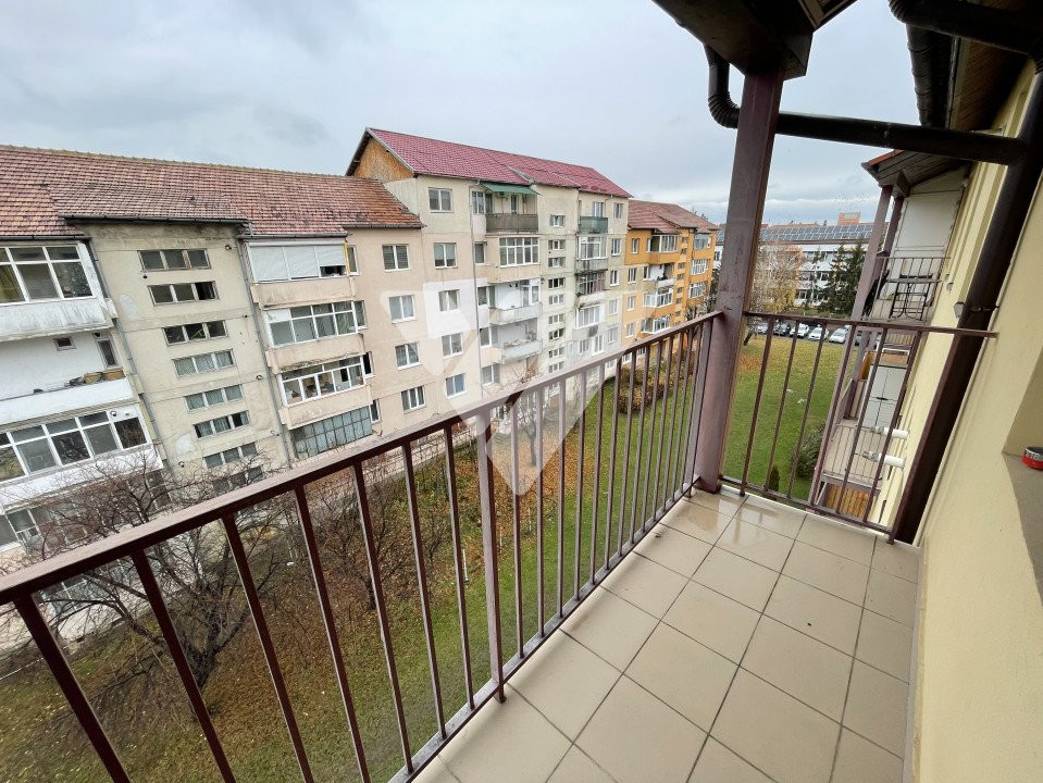 Apartament de Vanzare  2 Camere - Zona Cedonia