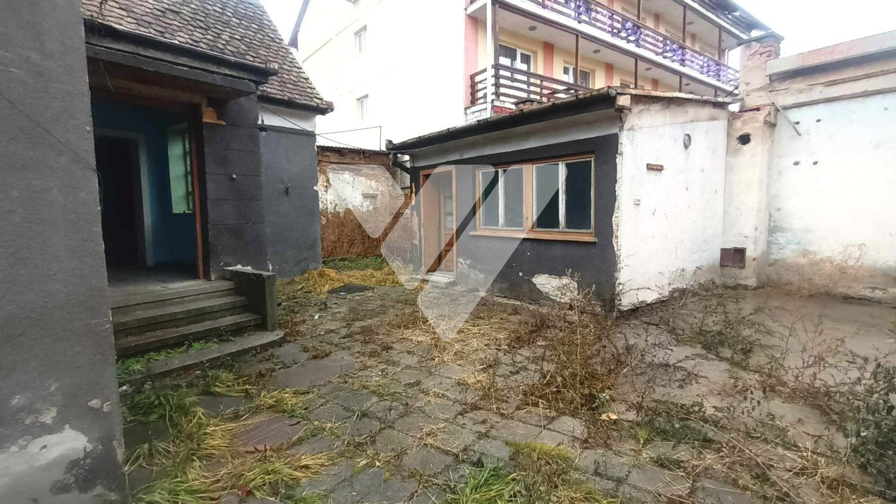 Casă de renovat/demolat, 17m deschidere, Turnișor, teren 250 mp!