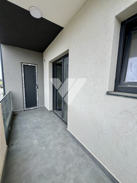 Apartament 2 camere decomandat, etaj 1 balcon si parcare Doamna Stanca