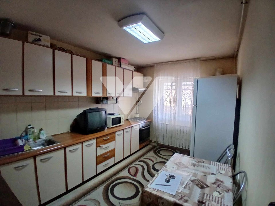 Apartament 2 camere decomandat 48 mp utili zona Valea Aurie