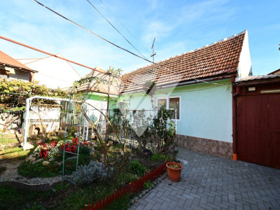 Casa cu 2 camere si bucatarie, 56 mpu, teren 90 mp - Piata Cluj, Sibiu