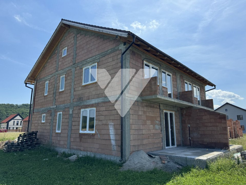 Casa noua tip duplex cu 4 camere, teren 235 mp - Talmaciu, Sibiu