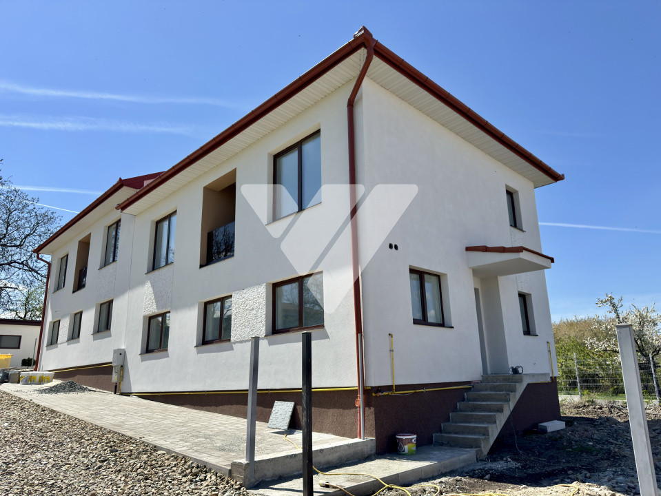 Casa tip duplex 4 camere 2 bai si teren 300 mp - Sura Mica Sibiu