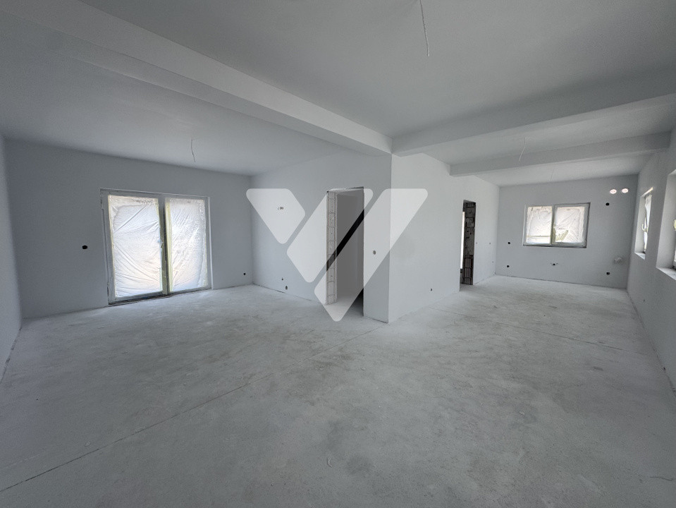 Casa tip duplex 4 camere 2 bai si teren 300 mp - Sura Mica Sibiu