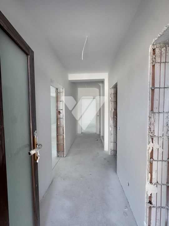Casa tip duplex 4 camere 2 bai si teren 300 mp - Sura Mica Sibiu