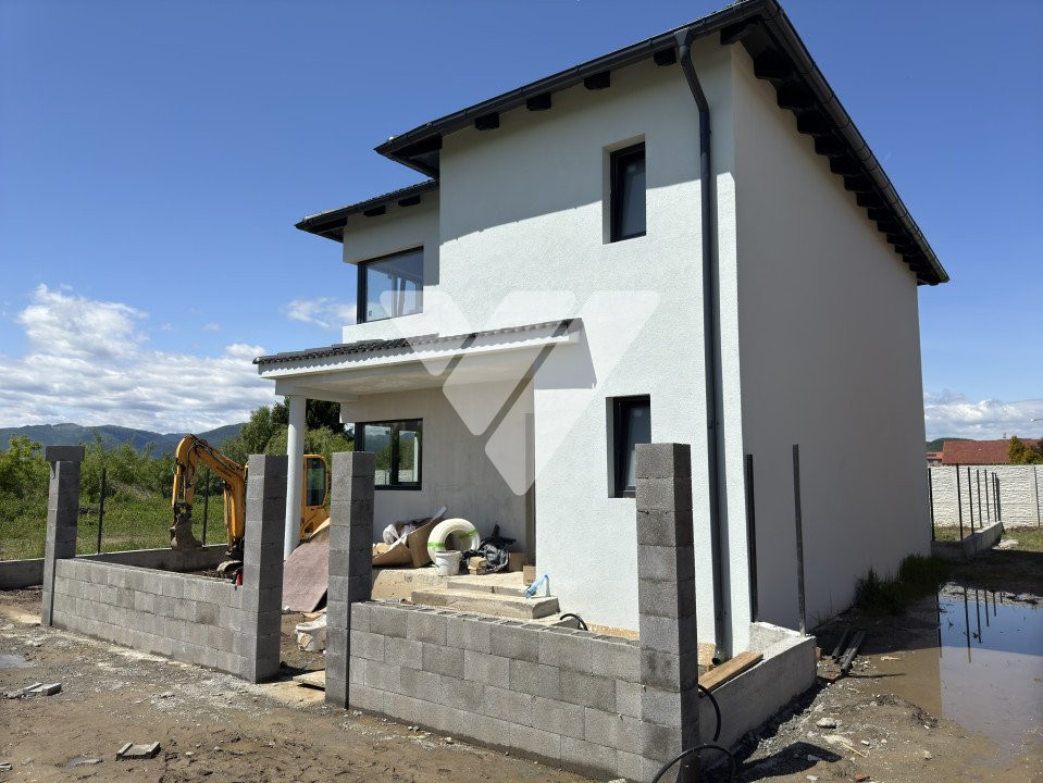 Casa individuala 4 camere 2 bai teren 284 mp in Cristian Sibiu