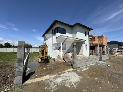 Casa individuala 4 camere 2 bai teren 284 mp in Cristian Sibiu