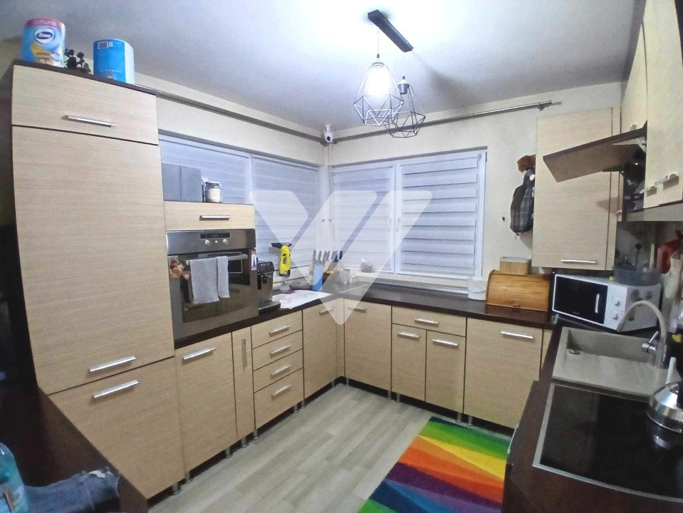 Apartament 3 camere 76 mp utili etaj 1  zona Pictor Brana Selimbar