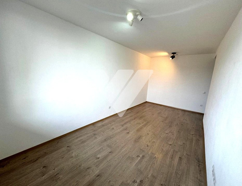 Apartament 2 camere decomandat, 49.5 mp parter parcare Șelimbar