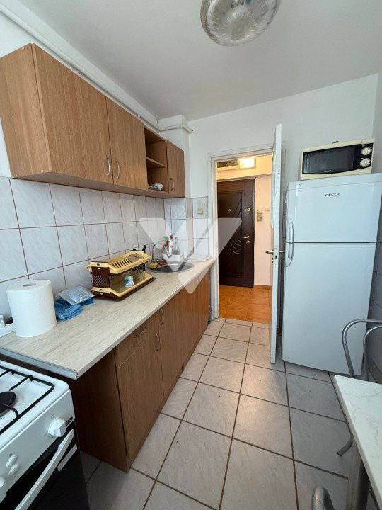 Apartament 2 camere mobilat etaj 3 cu lift - zona Milea Sibiu