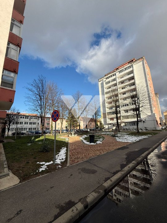 Apartament 2 camere mobilat etaj 3 cu lift - zona Milea Sibiu