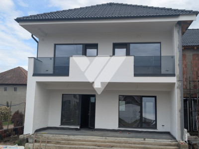 Casa 4 camere si 420 mp curte libera in Selimbar Sibiu