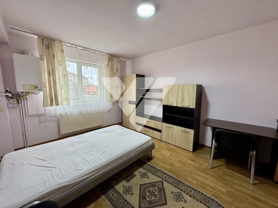 Garsoniera mobilata la etaj 1 de vanzare in Sibiu - zona Vasile Aaron