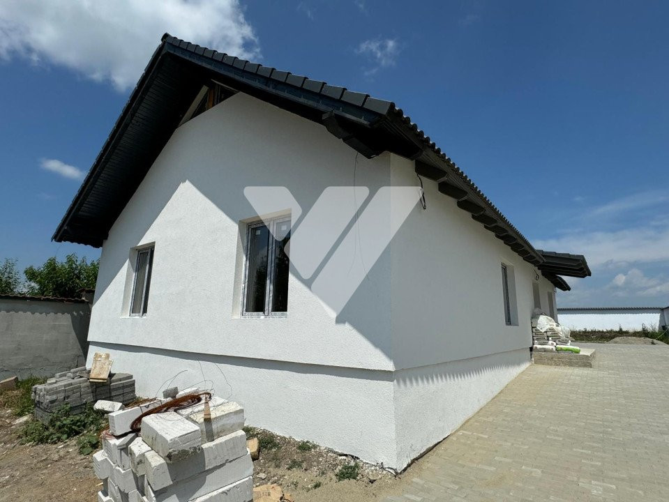 Casa individuala 4 camere 2 bai la cheie teren 500 mp Sura Mica Sibiu
