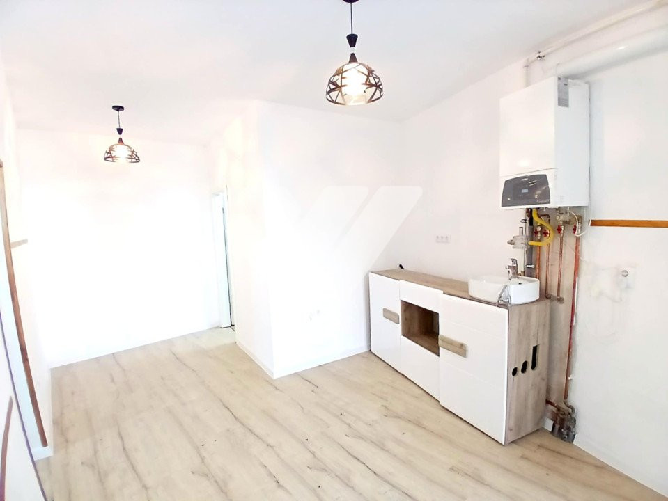 Oportunitate - Garsoniera decomandata + 30 mp curte Centru Sibiu 