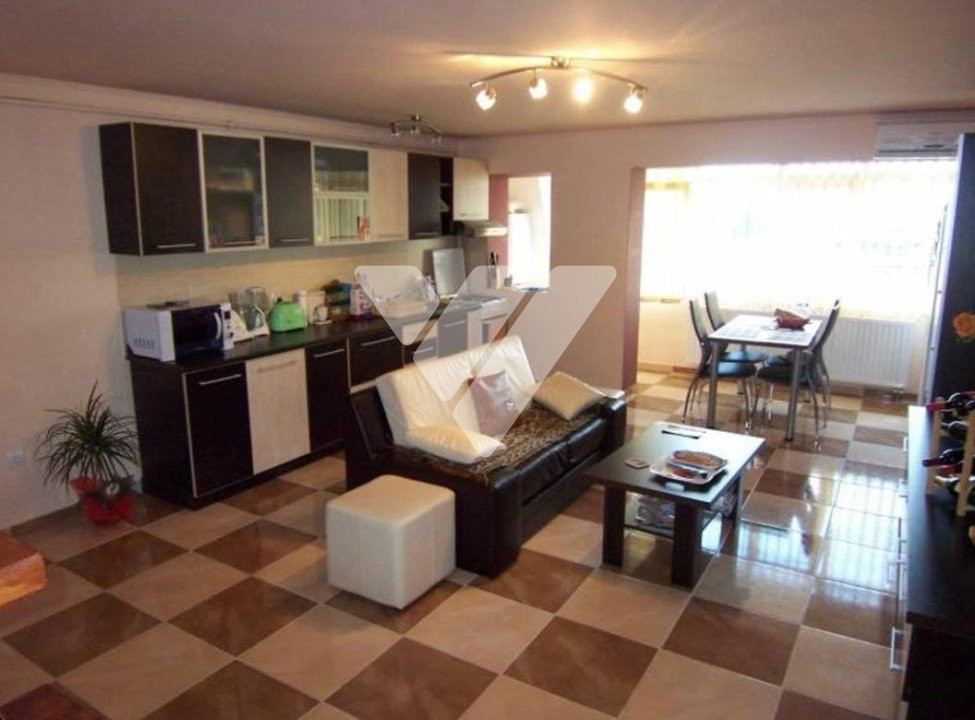 Apartament spațios pe două nivele, 4 camere, Valea Aurie