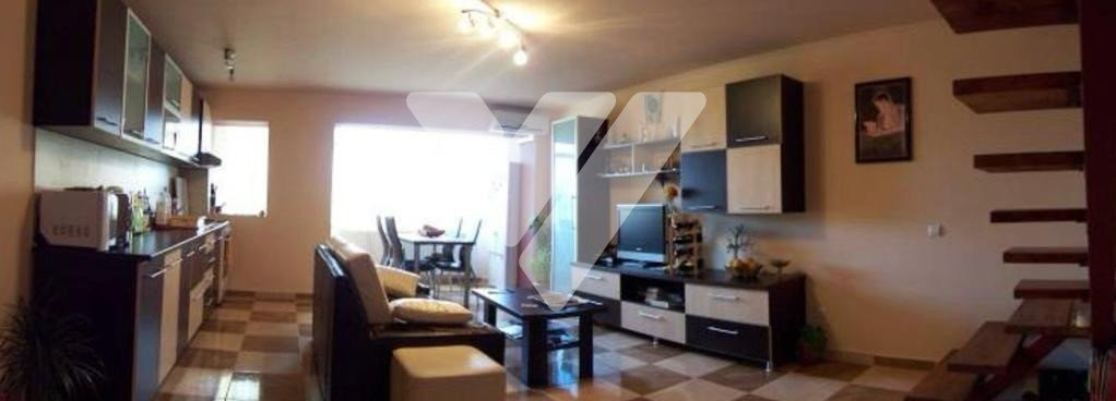 Apartament spațios pe două nivele, 4 camere, Valea Aurie