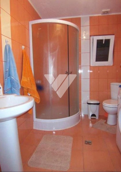 Apartament spațios pe două nivele, 4 camere, Valea Aurie