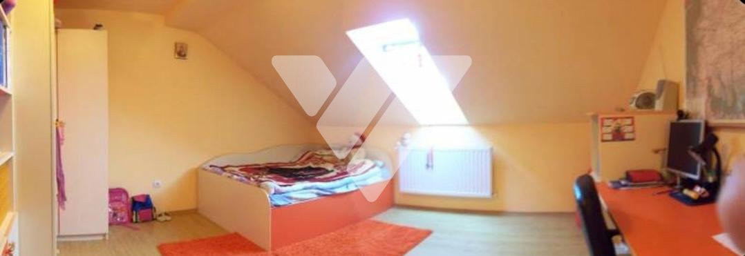 Apartament spațios pe două nivele, 4 camere, Valea Aurie
