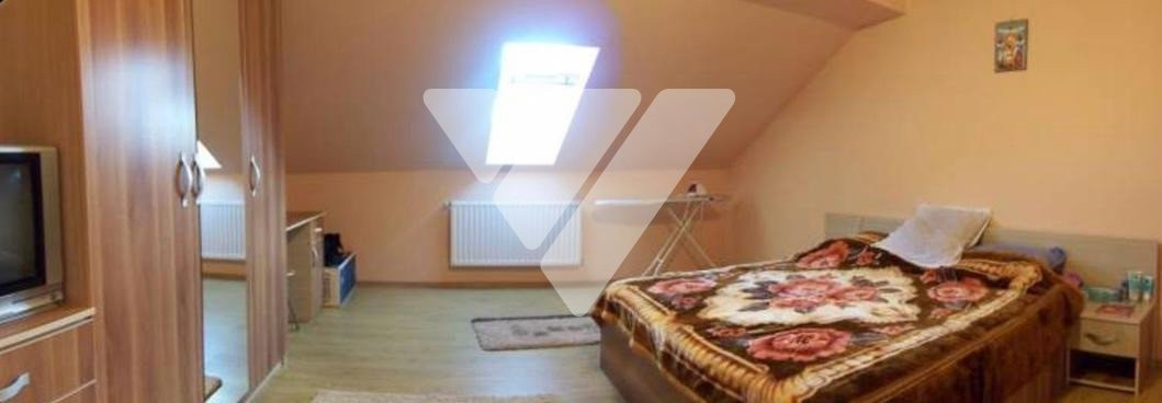 Apartament spațios pe două nivele, 4 camere, Valea Aurie